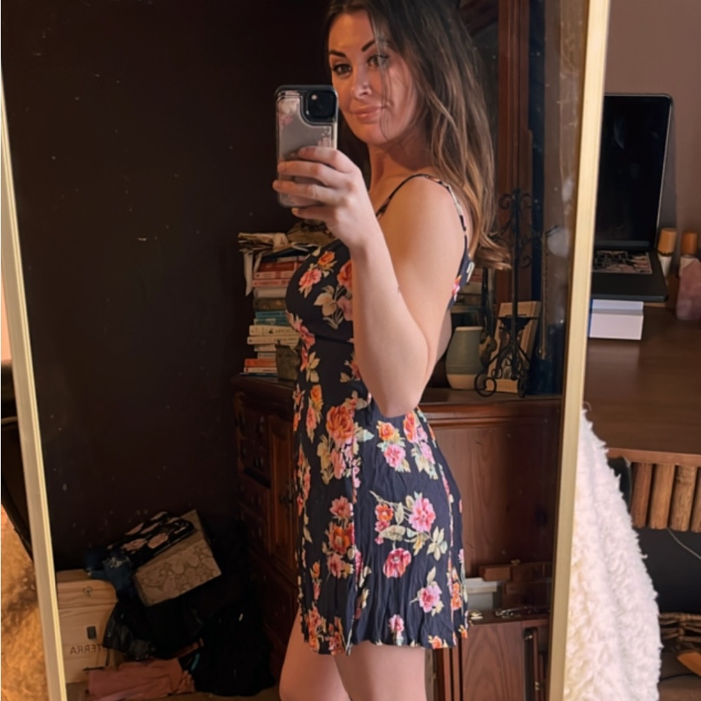 Flynn Skye mini sundress Size L 🌼🌻🌸